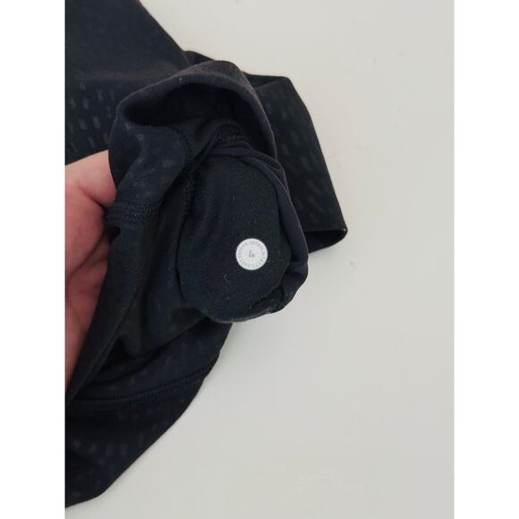 Lululemon black jewel emboss align shorts - size 4, 4" - Picture 3 of 5